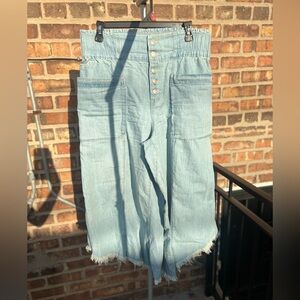 Free people wide legged capri blue jeans size medium